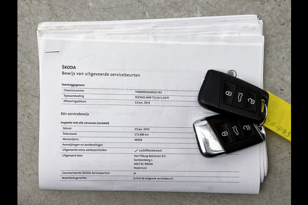 Škoda Kodiaq 1.5 TSI Ambition Business AANBIEDING!!! (NL-auto, Dealer OnderH, Trekhaak, Carplay, StoelV V+A, Navi, PDC, Crui, Etc)