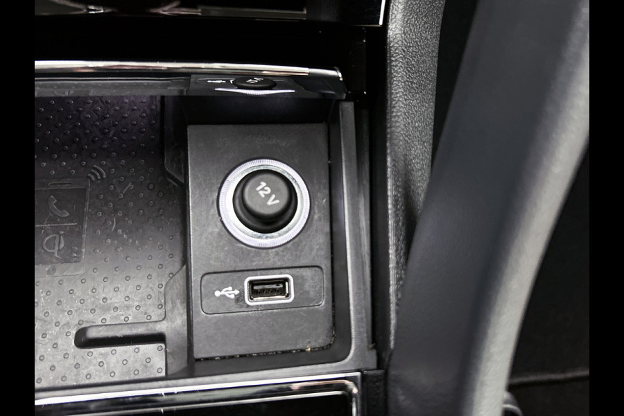 Škoda Kodiaq 1.5 TSI Ambition Business AANBIEDING!!! (NL-auto, Dealer OnderH, Trekhaak, Carplay, StoelV V+A, Navi, PDC, Crui, Etc)