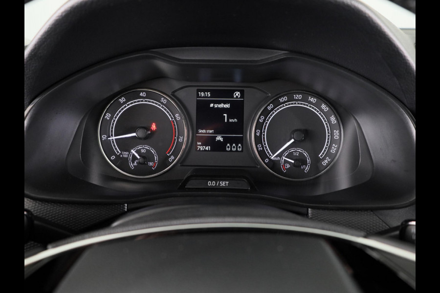Škoda SCALA 1.0 TSI Ambition 110 pk | Navigatie via App | Parkeersensoren achter | LED koplampen | Apple Carplay/Android Auto |