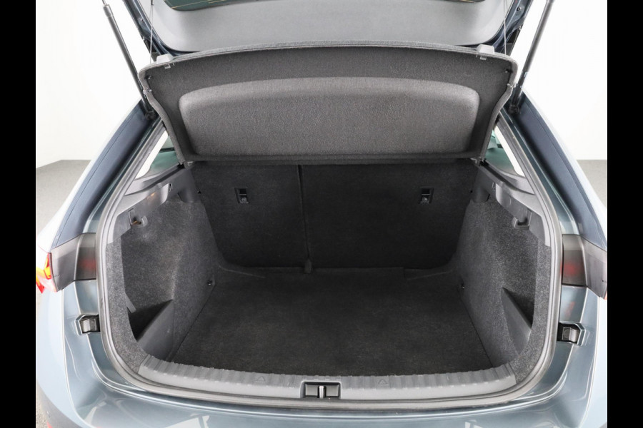 Škoda SCALA 1.0 TSI Ambition 110 pk | Navigatie via App | Parkeersensoren achter | LED koplampen | Apple Carplay/Android Auto |