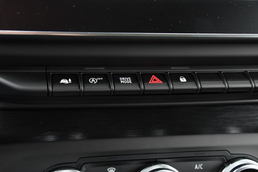 Renault Trafic 2.0 170 L2H1 DC Black Edition Extra Cruise, Camera, Carplay, LED, 170pk, Stoelverwarming, 2 x Schuifdeur, NAVI, Automaat, Clima, Uniek!