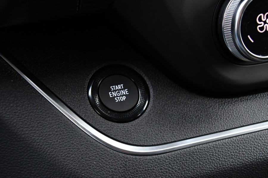 Renault Trafic 2.0 170 L2H1 DC Black Edition Extra Cruise, Camera, Carplay, LED, 170pk, Stoelverwarming, 2 x Schuifdeur, NAVI, Automaat, Clima, Uniek!