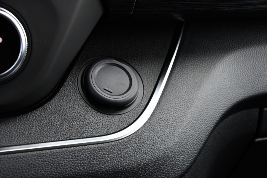 Renault Trafic 2.0 170 L2H1 DC Black Edition Extra Cruise, Camera, Carplay, LED, 170pk, Stoelverwarming, 2 x Schuifdeur, NAVI, Automaat, Clima, Uniek!