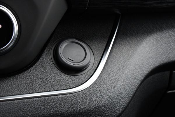 Renault Trafic 2.0 170 L2H1 DC Black Edition Extra Cruise, Camera, Carplay, LED, 170pk, Stoelverwarming, 2 x Schuifdeur, NAVI, Automaat, Clima, Uniek!