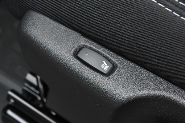 Renault Trafic 2.0 170 L2H1 DC Black Edition Extra Cruise, Camera, Carplay, LED, 170pk, Stoelverwarming, 2 x Schuifdeur, NAVI, Automaat, Clima, Uniek!