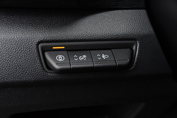 Renault Trafic 2.0 170 L2H1 DC Black Edition Extra Cruise, Camera, Carplay, LED, 170pk, Stoelverwarming, 2 x Schuifdeur, NAVI, Automaat, Clima, Uniek!