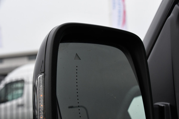 Renault Trafic 2.0 170 L2H1 DC Black Edition Extra Cruise, Camera, Carplay, LED, 170pk, Stoelverwarming, 2 x Schuifdeur, NAVI, Automaat, Clima, Uniek!