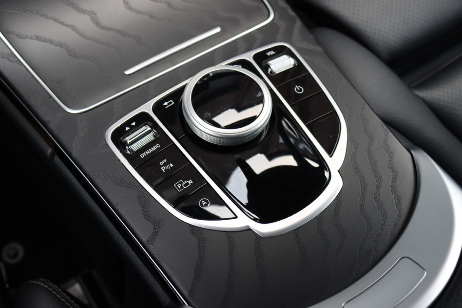 Mercedes-Benz C-Klasse 180 Business Solution AMG | Camera | Leder | High Performance LED | Stoelverwarming | 18'' inch | Inparkeerpakket |