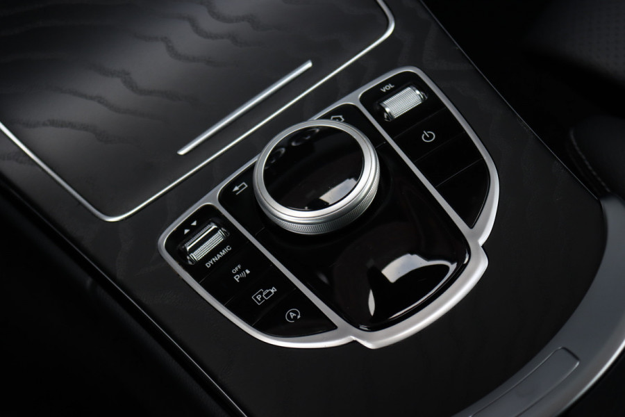 Mercedes-Benz C-Klasse 180 Business Solution AMG | Camera | Leder | High Performance LED | Stoelverwarming | 18'' inch | Inparkeerpakket |