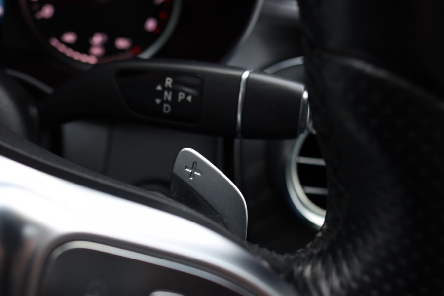 Mercedes-Benz C-Klasse 180 Business Solution AMG | Camera | Leder | High Performance LED | Stoelverwarming | 18'' inch | Inparkeerpakket |