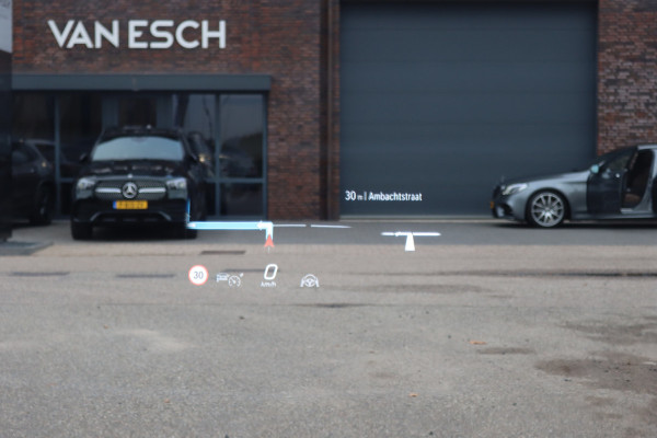 Mercedes-Benz EQE 350 Premium+ AMG Line 91 kWh | Airmatic | Achterasbesturing | Distronic+ | Burmester | Massage | Stoelventilatie | HUD | Digital light | Augmented Reality |