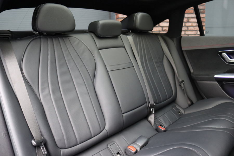 Mercedes-Benz EQE 350 Premium+ AMG Line 91 kWh | Airmatic | Achterasbesturing | Distronic+ | Burmester | Massage | Stoelventilatie | HUD | Digital light | Augmented Reality |
