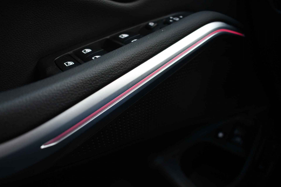 BMW 3 Serie Touring 330e M-Sport LCI-2 Pano Trekh ACC H/K 360 HUD 19inch