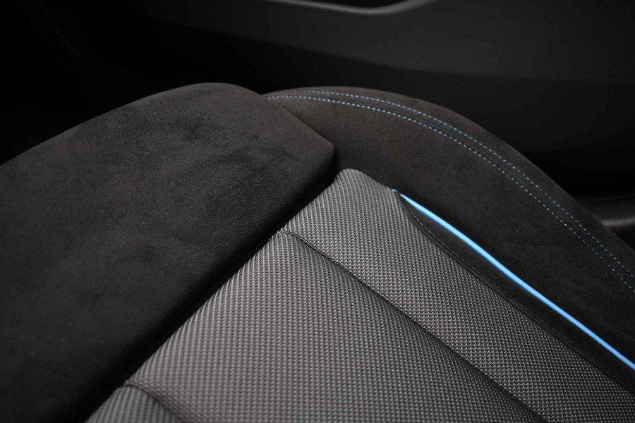 BMW 3 Serie Touring 330e M-Sport LCI-2 Pano Trekh ACC H/K 360 HUD 19inch