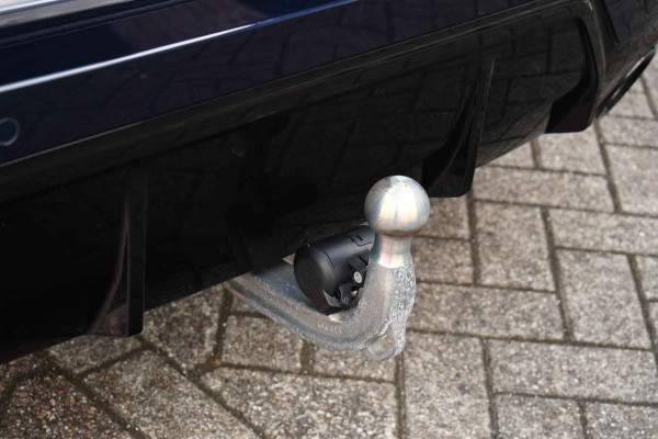 BMW 3 Serie Touring 330e M-Sport Pro LCI-2 Pano Trekh 360 HUD 19inch El-zetels