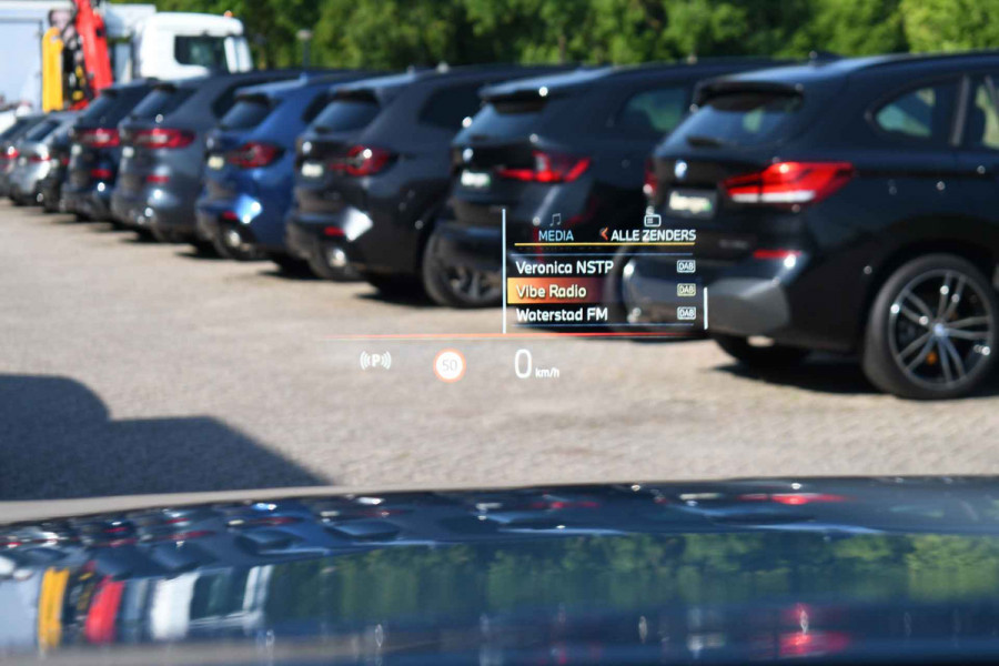 BMW 3 Serie Touring 330e M-Sport Pro LCI-2 Pano Trekh 360 HUD 19inch El-zetels