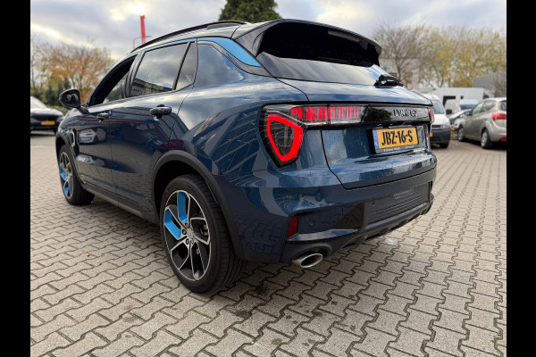 Lynk & Co 01 1.5 PLUG-IN HYBRID (PHEV) 261PK 6.6KW LADEN ZWARTE HEMEL/STUURWIELVERWARMING AUTOMAAT (RIJKLAARPRIJS)