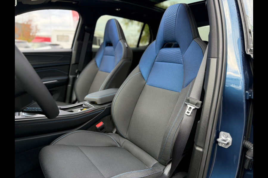 Lynk & Co 01 1.5 PLUG-IN HYBRID (PHEV) 261PK 6.6KW LADEN ZWARTE HEMEL/STUURWIELVERWARMING AUTOMAAT (RIJKLAARPRIJS)