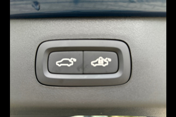 Lynk & Co 01 1.5 PLUG-IN HYBRID (PHEV) 261PK 6.6KW LADEN ZWARTE HEMEL/STUURWIELVERWARMING AUTOMAAT (RIJKLAARPRIJS)