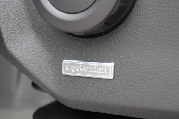 Volkswagen Crafter 30 2.0 TDI L3H3 140pk - Navigatie - DAB - Geveerde Stoel - Camera - Carplay - Rijklaar