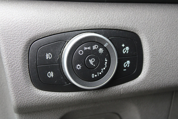 Ford Transit Custom 320 2.0 TDCI L1H1 Tourneo 170pk - Automaat - Leder - ACC - 1+1 stoelopstelling - Bi-Xenon -Stoelverwarming - Rijklaar