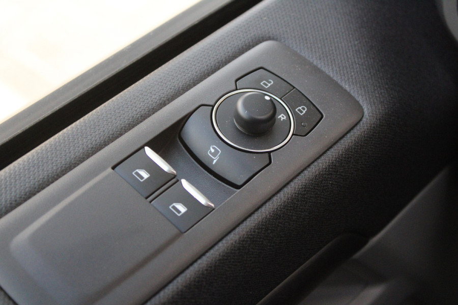 Ford Tourneo Custom 320 2.0 TDCI L2H1 Titanium X DC 170pk - Adaptive Cruise - LED - Blind Spot - Leder - Navigatie - 360 Camera - Trekhaak -