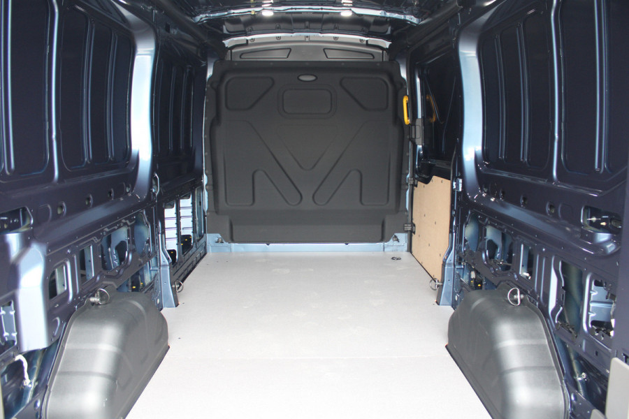 Ford Transit 350 2.0 TDCI L3H2 Limited 165pk - LUCHTVERING - ACC - Blind Spot - 360 camera - Navigatie - Stoel-Stuurverwarming - Trekhaak - R