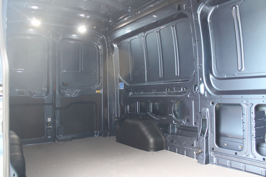 Ford Transit 350 2.0 TDCI L3H2 Limited 165pk - LUCHTVERING - ACC - Blind Spot - 360 camera - Navigatie - Stoel-Stuurverwarming - Trekhaak - R