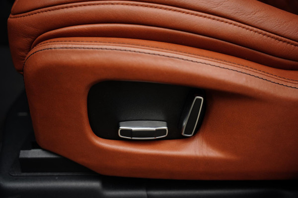 Land Rover Defender 110 P 635 V 8 Octa By Lamborghini VAN GRIJS Kenteken