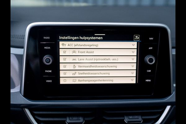 Volkswagen T-Roc 1.5 TSI 150Pk DSG Style | Trekhaak afnb. | IQ Light | Allseason banden | Prijs Rijklaar!!