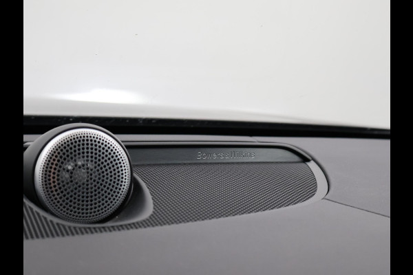 Volvo S90 2.0 T8 390 PK HYBRID AWD R-DESIGN POLESTAR BOWERS & WILKINS | SCHUIFDAK | TREKHAAK | LUCHTVERING | 360 CAMERA | 20 INCH