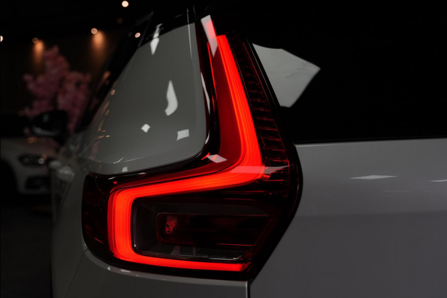 Volvo XC40 2.0 T4 AWD RSDESIGN|PANO|CLIMA|VIRTUEEL