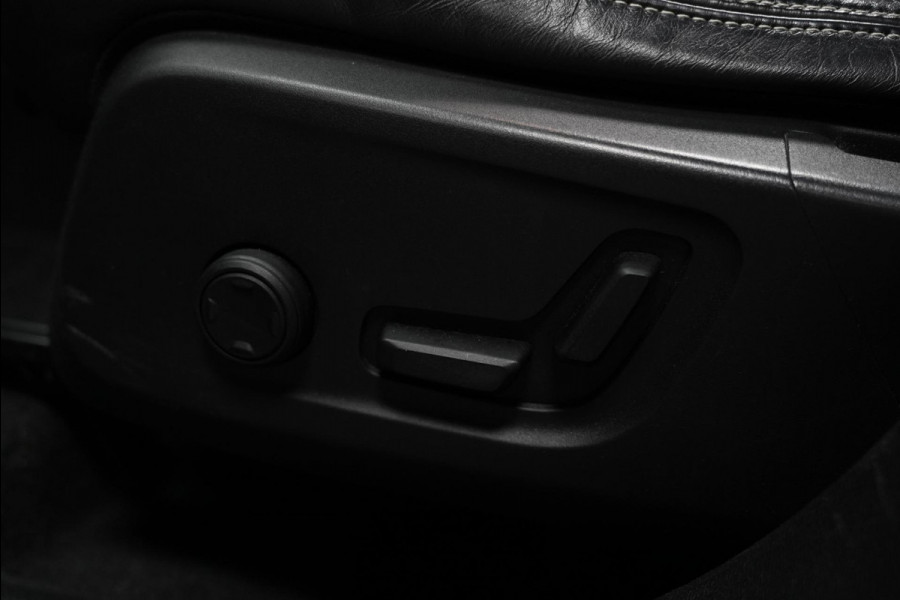 Volvo XC40 2.0 T4 AWD RSDESIGN|PANO|CLIMA|VIRTUEEL