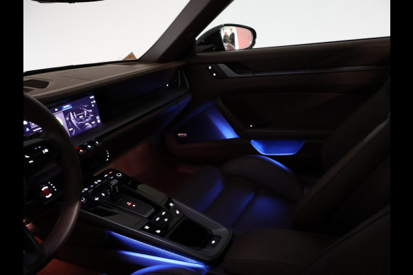 Porsche 911 Cabrio 3.0 CARRERA EXCLUSIVE MANUFAKTUR DARK OLIVE + CLUBLEDER EXCLUSIEF TRUFFEL BRUIN