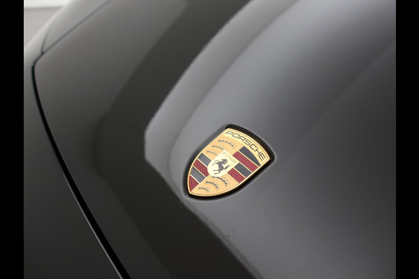 Porsche 911 Cabrio 3.0 CARRERA EXCLUSIVE MANUFAKTUR DARK OLIVE + CLUBLEDER EXCLUSIEF TRUFFEL BRUIN