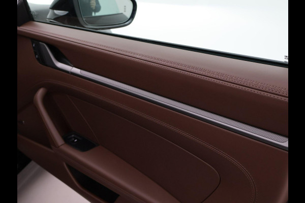 Porsche 911 Cabrio 3.0 CARRERA EXCLUSIVE MANUFAKTUR DARK OLIVE + CLUBLEDER EXCLUSIEF TRUFFEL BRUIN