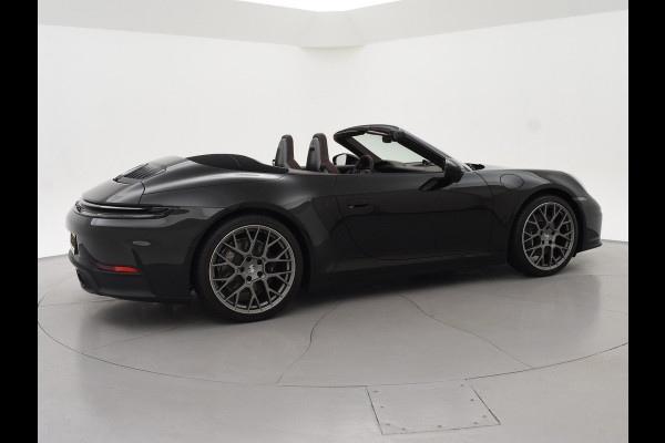 Porsche 911 Cabrio 3.0 CARRERA EXCLUSIVE MANUFAKTUR DARK OLIVE + CLUBLEDER EXCLUSIEF TRUFFEL BRUIN