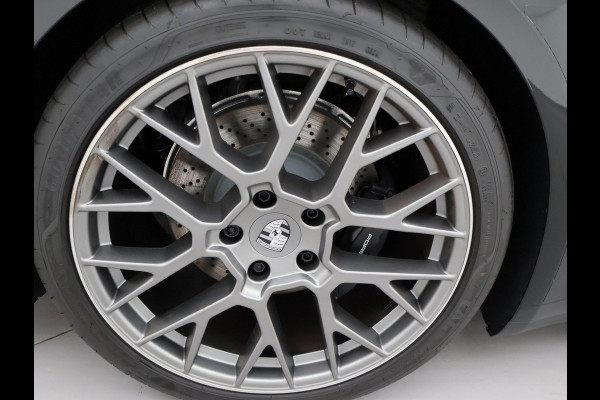 Porsche 911 Cabrio 3.0 CARRERA EXCLUSIVE MANUFAKTUR DARK OLIVE + CLUBLEDER EXCLUSIEF TRUFFEL BRUIN