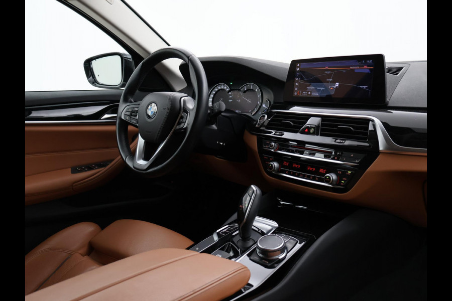 BMW 5 Serie Touring 530i H.E. SPORT-LINE 252 PK AUT8. + LEDER EXCLUSIVE / ADAPTIVE CRUISE / CARPLAY
