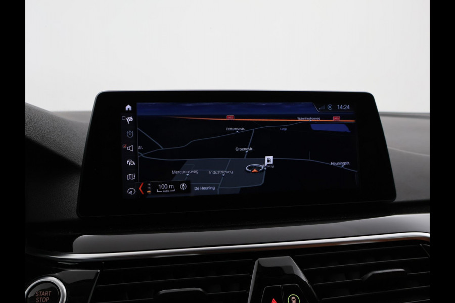 BMW 5 Serie Touring 530i H.E. SPORT-LINE 252 PK AUT8. + LEDER EXCLUSIVE / ADAPTIVE CRUISE / CARPLAY