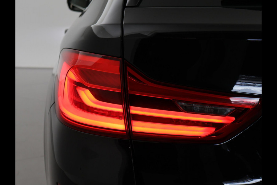 BMW 5 Serie Touring 530i H.E. SPORT-LINE 252 PK AUT8. + LEDER EXCLUSIVE / ADAPTIVE CRUISE / CARPLAY