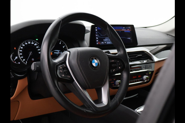 BMW 5 Serie Touring 530i H.E. SPORT-LINE 252 PK AUT8. + LEDER EXCLUSIVE / ADAPTIVE CRUISE / CARPLAY