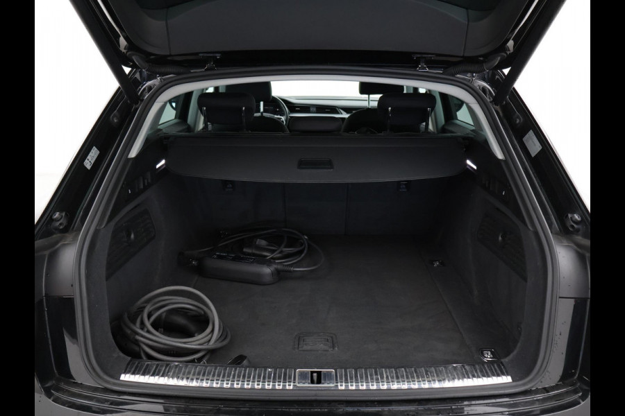 Audi e-tron 50 QUATTRO LAUCH EDITION ALL BLACK PACK + TREKHAAK | LUCHTVERING | CAMERA