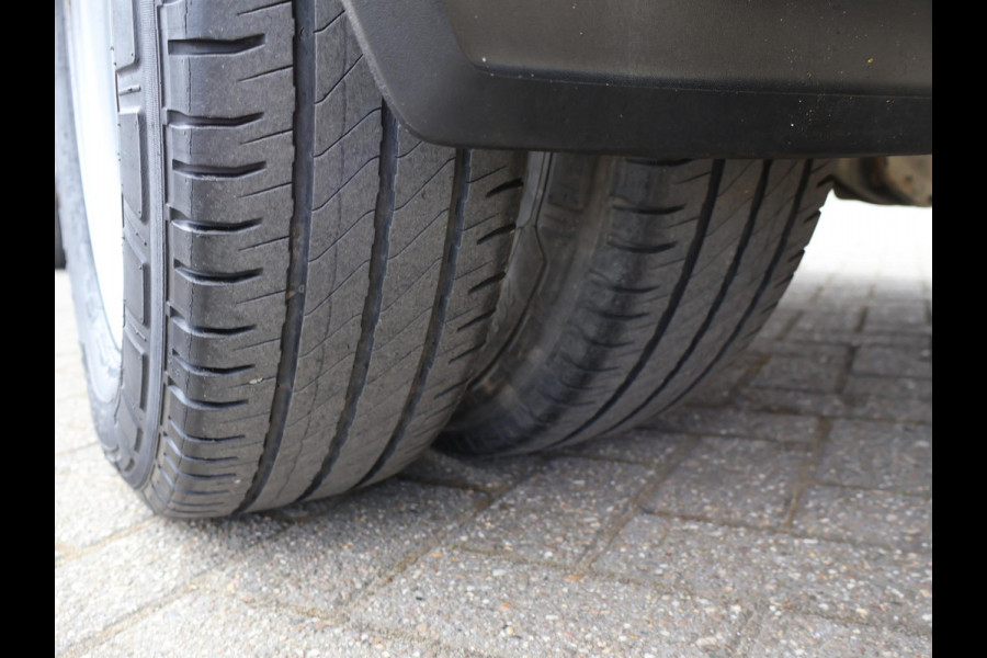 MAN TGE 50 5.180 2.0 180 PK AUT. DUBBEL LUCHT + 3500 KG TH + 230V | WERKPLAATSINRICHTING | CAMERA | NAVIGATIE