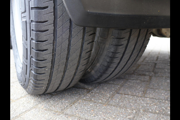 MAN TGE 50 5.180 2.0 180 PK AUT. DUBBEL LUCHT + 3500 KG TH + 230V | WERKPLAATSINRICHTING | CAMERA | NAVIGATIE