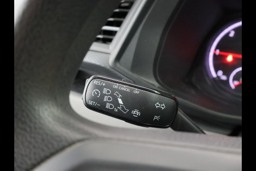 Volkswagen Transporter 2.0 TDI L2H1 + LED | 20 INCH LMV | TREEPLANKEN | APPLE CARPLAY | TREKHAAK