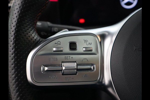 Mercedes-Benz A-Klasse 180 AUT. AMG SPORT + PANORAMA | SFEERVERLICHTING | CAMERA | ADAPTIVE CRUISE | CARPLAY