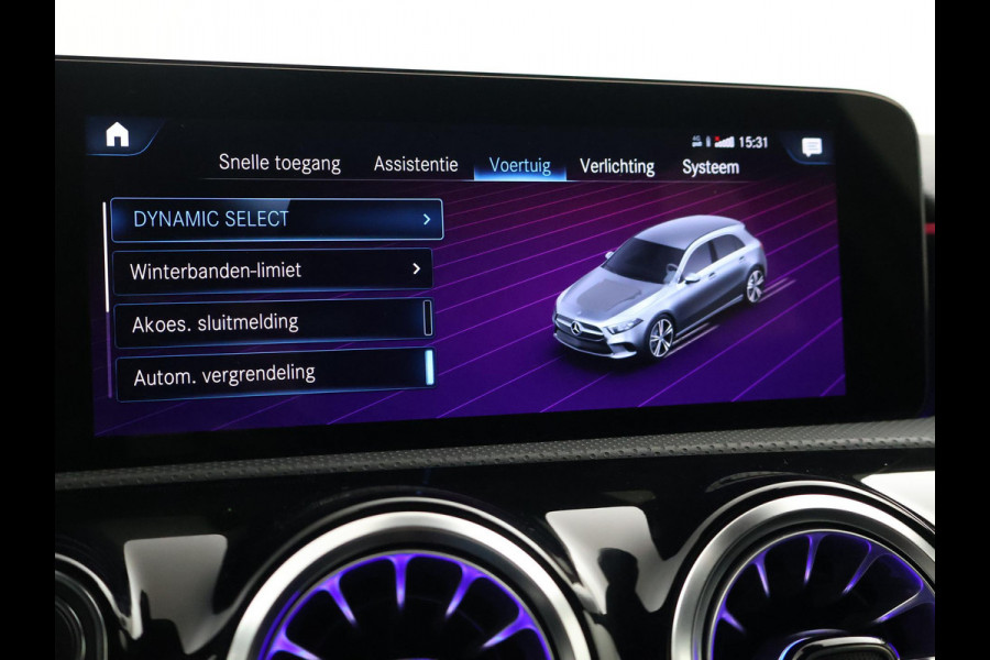 Mercedes-Benz A-Klasse 180 AUT. AMG SPORT + PANORAMA | SFEERVERLICHTING | CAMERA | ADAPTIVE CRUISE | CARPLAY