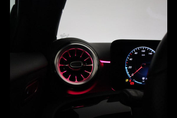 Mercedes-Benz A-Klasse 180 AUT. AMG SPORT + PANORAMA | SFEERVERLICHTING | CAMERA | ADAPTIVE CRUISE | CARPLAY
