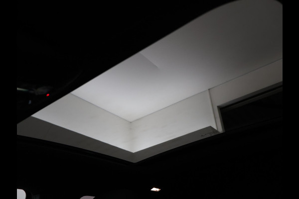 Mercedes-Benz A-Klasse 180 AUT. AMG SPORT + PANORAMA | SFEERVERLICHTING | CAMERA | ADAPTIVE CRUISE | CARPLAY